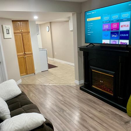 1 Room In A Cozy And Beautiful Basement กวัลฟ์ ภายนอก รูปภาพ